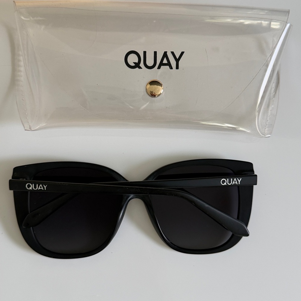 Quay Australia Matte Black Oversized Square Sunglasses - Picture 3 of 3